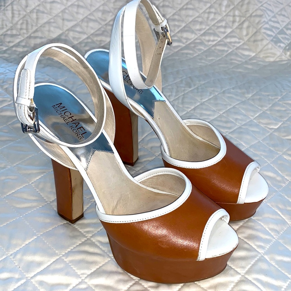 Michael Kors Tan and White Heels Size 8